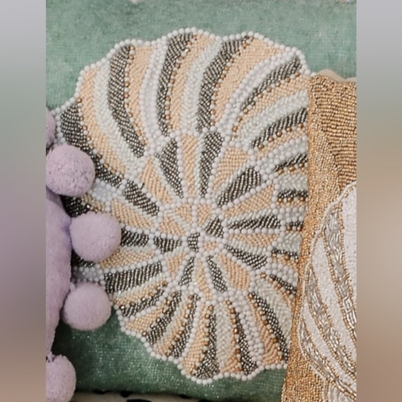ISO Coastal Collections Spiral Shell Pillow - Picture 2 of 2